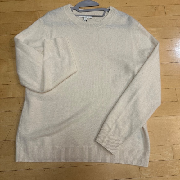 Banana Republic Cream Cashmere sweater, XL, GP1506 - Picture 2 of 3